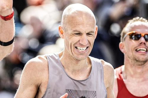 Robben chạy marathon dưới 3 giờ
