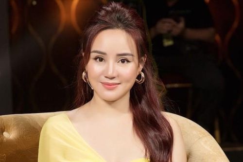 Ca sĩ Vy Oanh khóa hết các tài khoản, 'biến mất' khỏi mạng xã hội