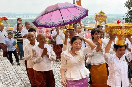 Đồng bào dân tộc thiểu số Khmer vui Tết Chol Chnam Thmay