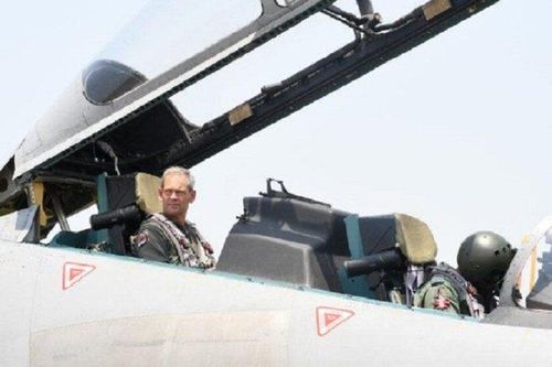 Tướng không quân Mỹ xuất hiện trên tiêm kích Su-30MKI của Ấn Độ