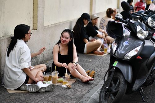 Thói quen uống cà phê bệt ở TP.HCM trở lại