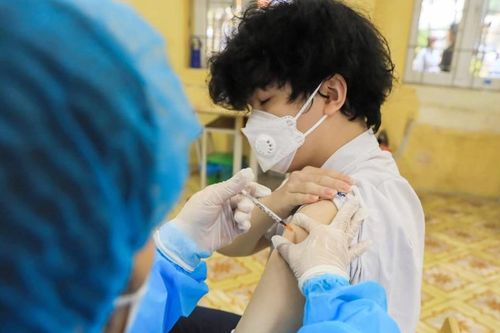 Ngày 17-4, ca mắc Covid-19 vượt mốc 1.000 người, nguy cơ thừa vaccine