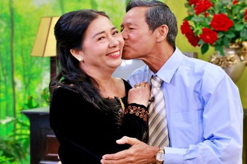 Cặp đôi tìm được hạnh phúc sau nhiều lần viết đơn ly hôn