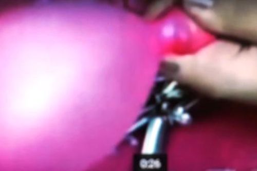 Cảnh báo việc sử dụng bóng cười thường xuyên có thể gây nhiễm độc hệ thần kinh
