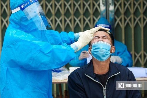 Hà Nội lấy mẫu ca mắc Covid-19 giải trình tự gene tìm biến thể mới
