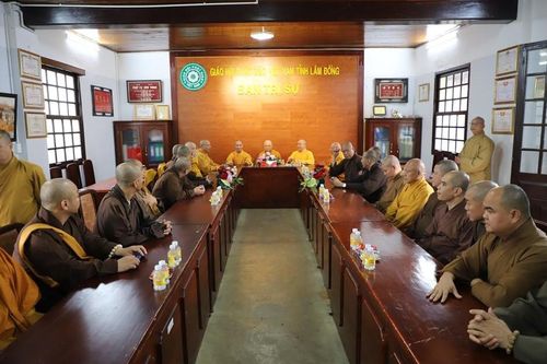 Lâm Đồng: Phân ban Phật tử Dân tộc T.Ư thăm Ban Trị sự và Ban Tôn giáo tỉnh