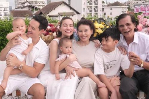 Biệt thự 20 tỷ giữa phố của bố mẹ Hồ Ngọc Hà, nơi nuôi dưỡng cả Subeo, Lisa và Lion