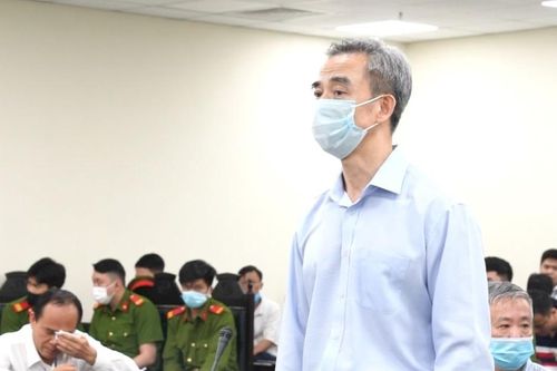 Nói lời sau cùng, ông Nguyễn Quang Tuấn xin giảm nhẹ tội cho cấp dưới