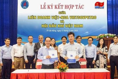Hội Dầu khí Việt Nam và Vietsovpetro ký kết thỏa thuận hợp tác