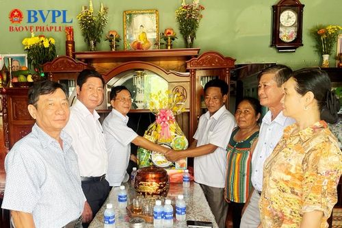 Lãnh đạo VKSND tỉnh Trà Vinh chúc tết Cổ truyền Chôl Chnăm Thmây của đồng bào dân tộc Khmer