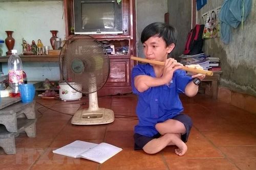 Những người vượt lên số phận, khuyết tật nhưng không khuyết tài