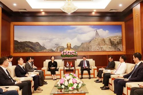 Bí thư Tỉnh ủy Đặng Xuân Phong tiếp xã giao Đại sứ đặc mệnh toàn quyền Hàn Quốc tại Việt Nam
