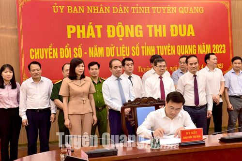 Phát động thi đua chuyển đối số - Năm dữ liệu số tỉnh Tuyên Quang năm 2023