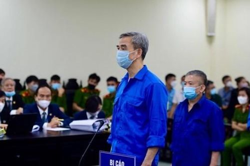Cựu Giám đốc Bệnh viện Tim Hà Nội hầu tòa: Tiếc cho 'đôi tay vàng'!