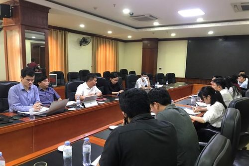 Tạm đình chỉ công tác giáo viên chủ nhiệm lớp có nữ sinh tự tử tại Trường chuyên Đại học Vinh