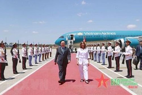 Chủ tịch Quốc hội Vương Đình Huệ bắt đầu thăm chính thức Cuba