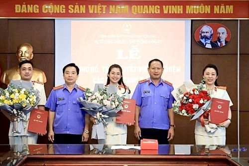 Vụ 15 và Văn phòng Đảng ủy VKSND tối cao trao Quyết định bổ nhiệm các chức danh tư pháp