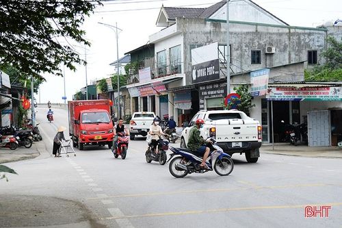 Bất an với các ngã tư 'tử thần' chắn hai đầu cầu Thọ Tường