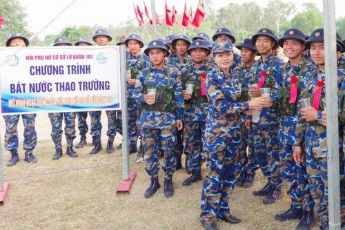 Những bát nước thao trường