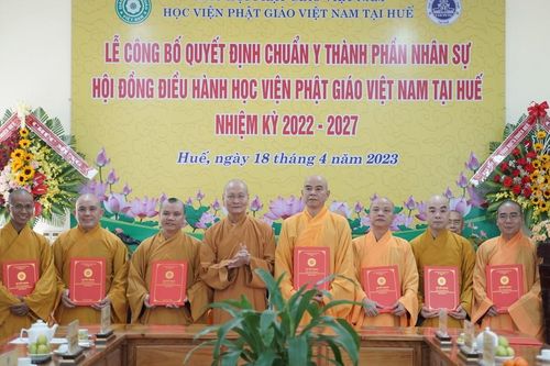 Ra mắt nhân sự Hội đồng Điều hành Học viện Phật giáo VN tại Huế nhiệm kỳ 2022-2027