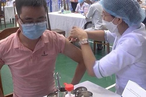Nghỉ lễ 30/4 và 1/5, du khách cần phòng dịch COVID-19 ra sao?