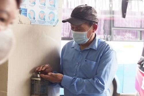 Covid-19 ngày 20/4: Gần 2.500 ca mắc mới; 245 người chữa khỏi; không ghi nhận trường hợp tử vong