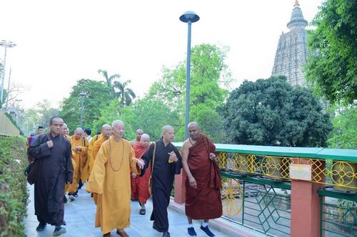 Đức Pháp chủ dẫn đầu đoàn GHPGVN tham dự Hội nghị Thượng đỉnh Phật giáo Toàn cầu tại Ấn Độ