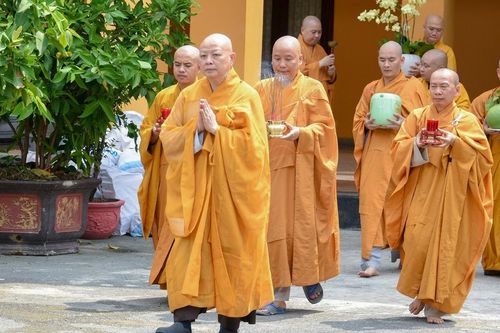 Lễ cung thỉnh linh cốt Đại lão Hòa thượng Thích Từ Nhơn nhập tháp an vị tại Việt Nam Quốc Tự
