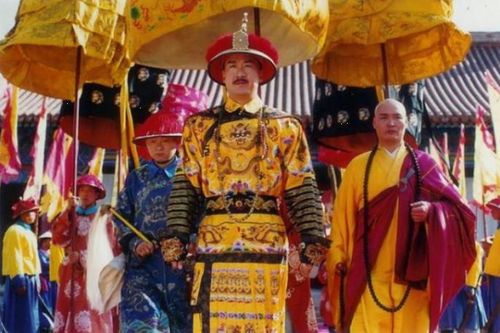 Một ngày của hoàng đế Trung Quốc: Khổ trăm bề, không an nhàn như chúng ta nghĩ