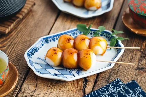 Làm bánh trôi theo công thức mới chuẩn bị cho ngày Tết Hàn thực