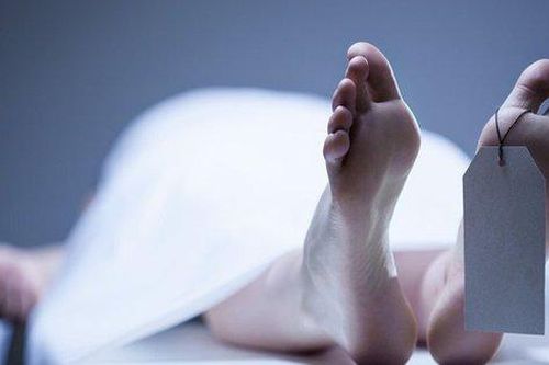 Chém vợ chồng anh trai thương vong rồi về nhà tự sát trong phòng tắm