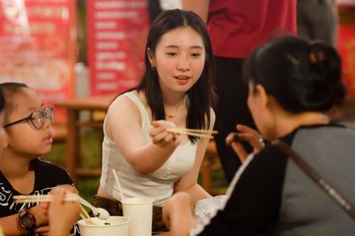 Hàng nghìn người tham gia Lễ hội ẩm thực ở TP.HCM ngày khai mạc