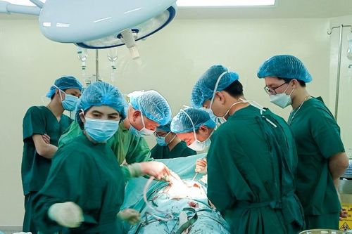 Cứu sống bệnh nhân chấn thương nặng đa chấn thương (vỡ lá lách, thận, gan do TNGT)