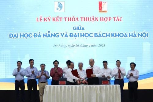 Đại học Đà Nẵng và Đại học Bách khoa Hà Nội ký kết hợp tác chuyển đổi số