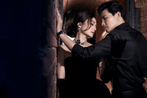 Kiều Anh tình tứ bên 'ông chồng vô tâm' Quang Sự phim Gia đình mình vui bất thình lình