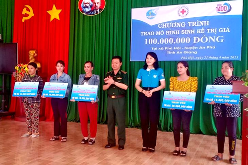 BĐBP An Giang, Quảng Trị phối hợp thực hiện chương trình 'Đồng hành cùng phụ nữ biên cương'