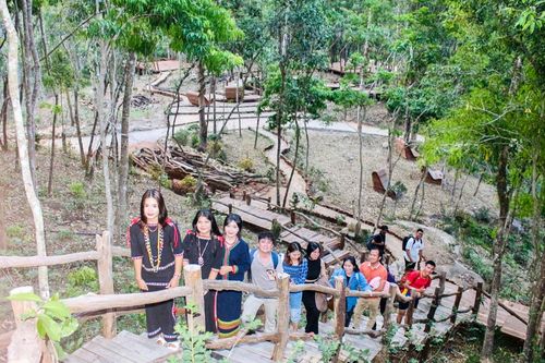 Huyền thoại suối khoáng nóng Daana giữa rừng xanh Đam Rông