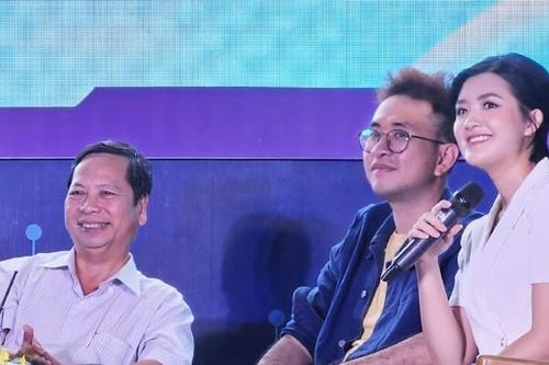 'Lạm dụng ChatGPT viết sách chỉ ra mì ăn liền'