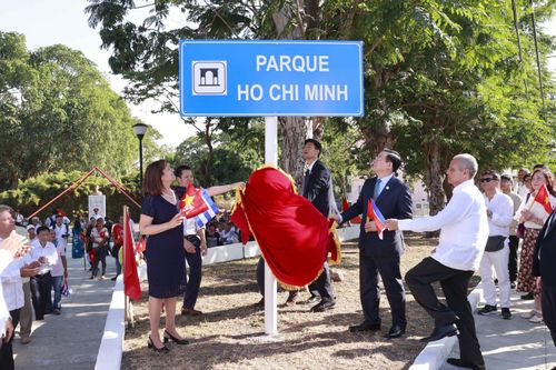Chủ tịch Quốc hội Vương Đình Huệ dự Lễ đổi tên công viên Hồ Chí Minh