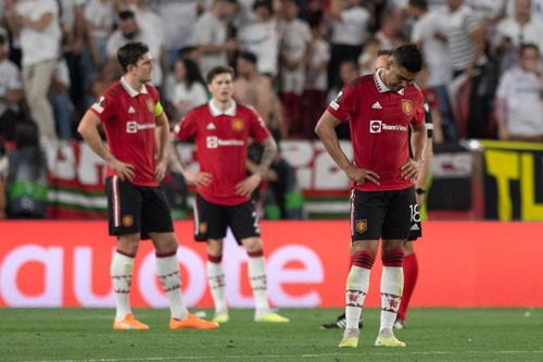 Hàng thủ thảm họa, Man Utd chia tay Europa League