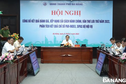 Phê bình trách nhiệm người đứng đầu các đơn vị xem nhẹ công tác cải cách hành chính