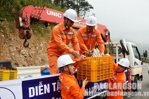 Công ty Điện lực Lạng Sơn diễn tập phòng, chống thiên tai, tìm kiếm cứu nạn năm 2023