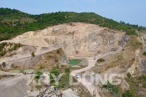 Khánh Hòa: Công ty Khánh Vĩnh tận thu mỏ đá thành đất san lấp dự án đường gom dọc Quốc lộ 27C