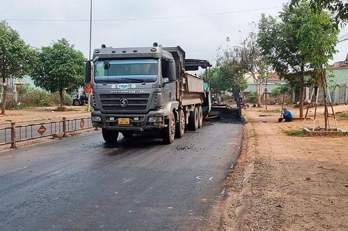 Đôn đốc tiến độ dự án tăng cường kết nối giao thông Tây Nguyên