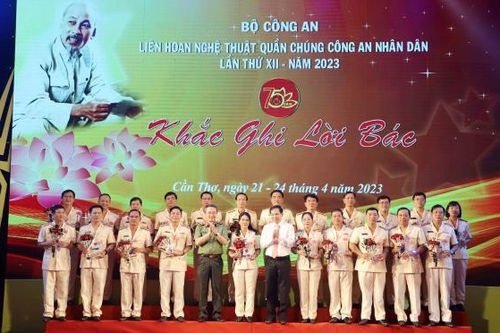 Khai mạc Liên hoan Nghệ thuật quần chúng CAND lần thứ XII