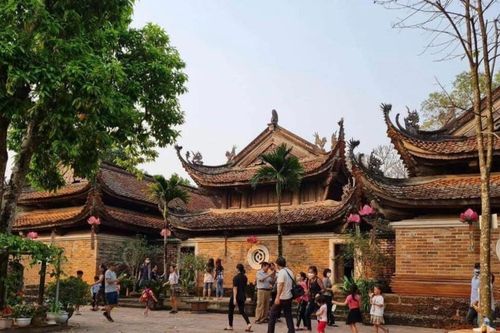 Về xứ Đoài trẩy hội chùa Tây Phương