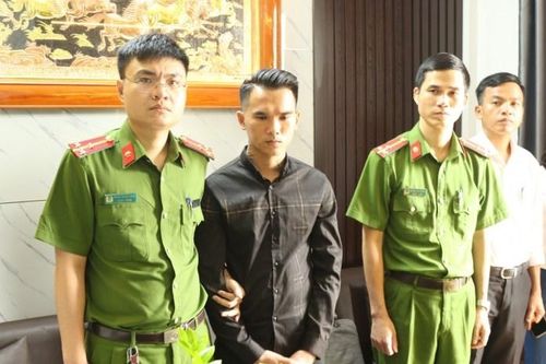 Phê chuẩn khởi tố 2 đối tượng làm giả học bạ cho học sinh du học
