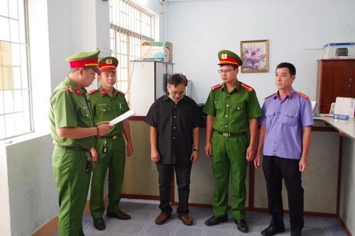 Bắt Kế toán trưởng tham ô hơn 2,6 tỉ đồng học phí
