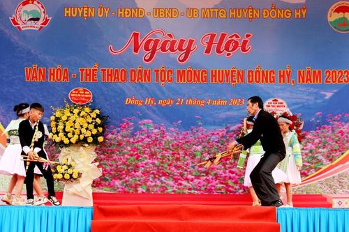 Rộn ràng Ngày hội Văn hóa - Thể thao dân tộc Mông