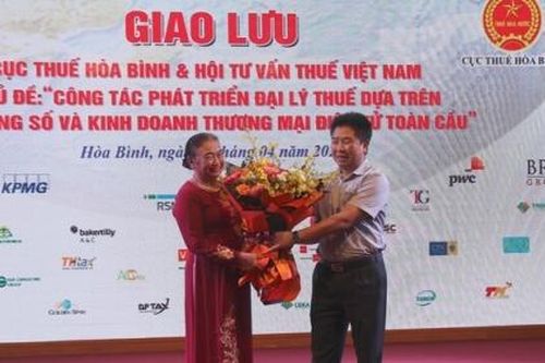 VTCA giao lưu Cục Thuế Hòa Bình nhân dịp Đại hội và kỷ niệm 15 năm thành lập